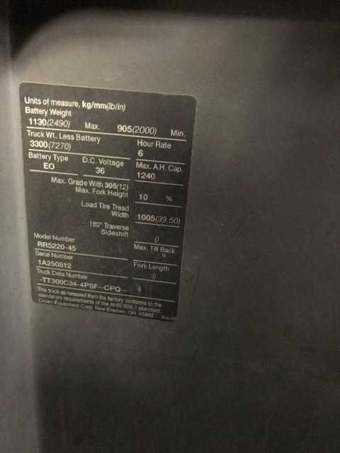 2002 Crown RR3020-45 reach truck, Grand Rapids, MI - REACH TRUCKS