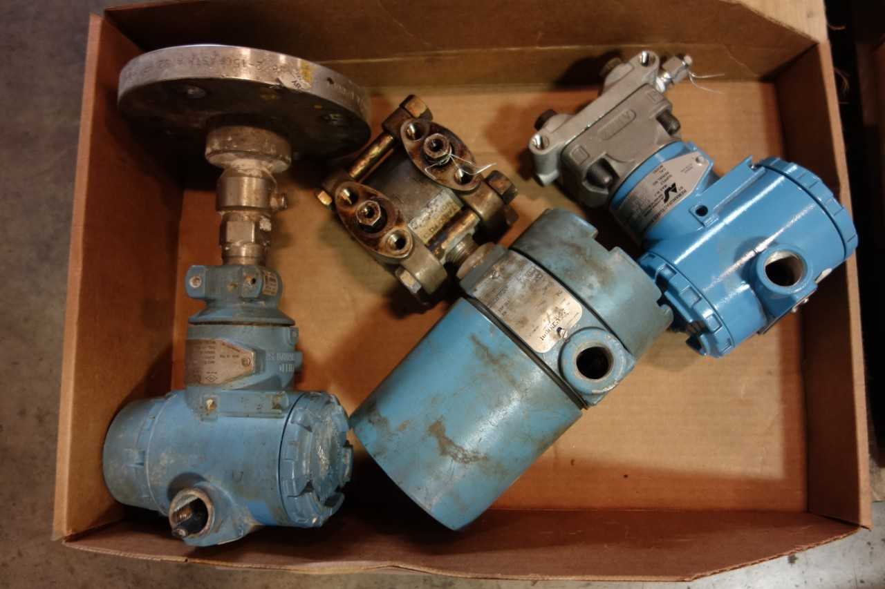 1 LOT OF ASSORTED PRESSURE TRANSMITTERS- ROSEMOUNT - INSTRUMENTATION