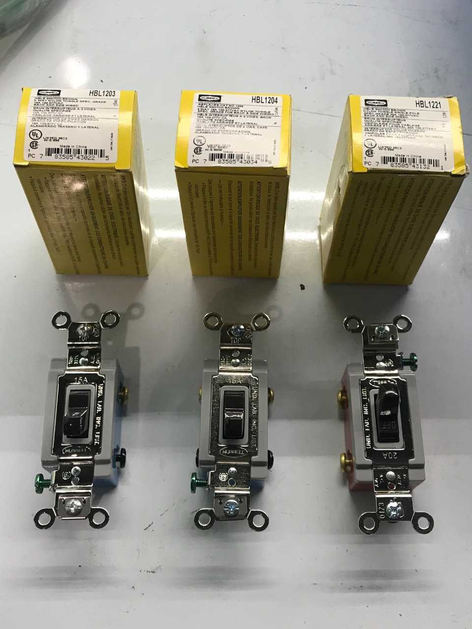 HUBBELL ELECTRICAL SWITCHES (QTY 11) - ELECTRICAL COMPONENTS