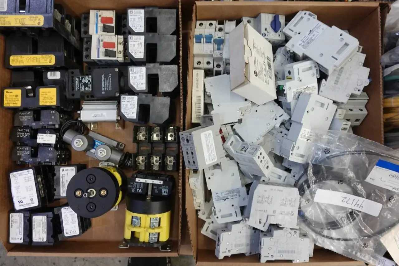 4 PALLETS OF ASSORTED ELECTRICAL - ELECTRICAL COMPONENTS