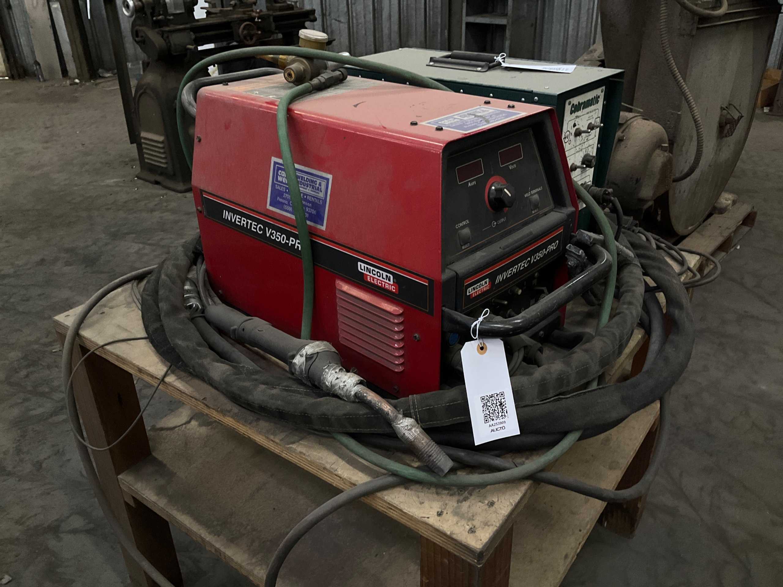 LINCOLN ELECTRIC V350-PRO MULTI-PROCESS WELDER