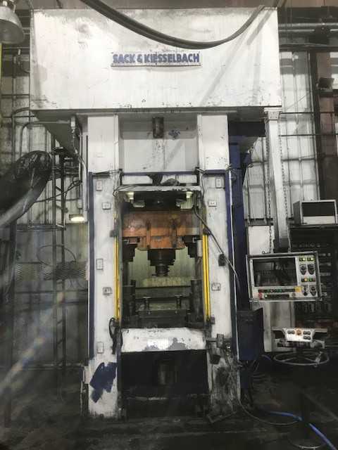 400 tonne Sack & Kiesselbach Hydraulic Press - PRESSES 400 tonne Sack & Kiesselbach Hydraulic Press - PRESSES
