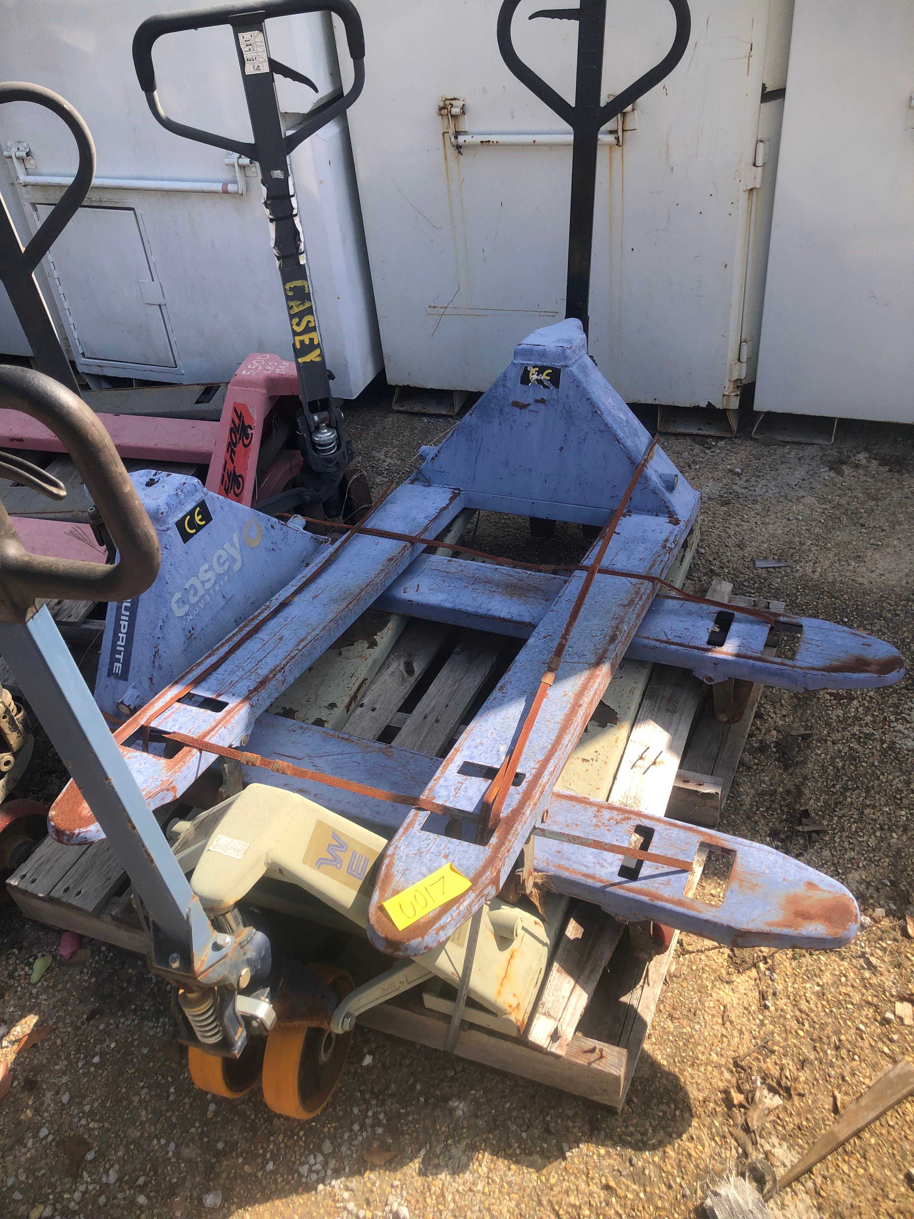 BULK LOT OF CASEY PALLET JACKS QTY 3 - MANUAL PALLET JACKS BULK LOT OF CASEY PALLET JACKS QTY 3 - MANUAL PALLET JACKS