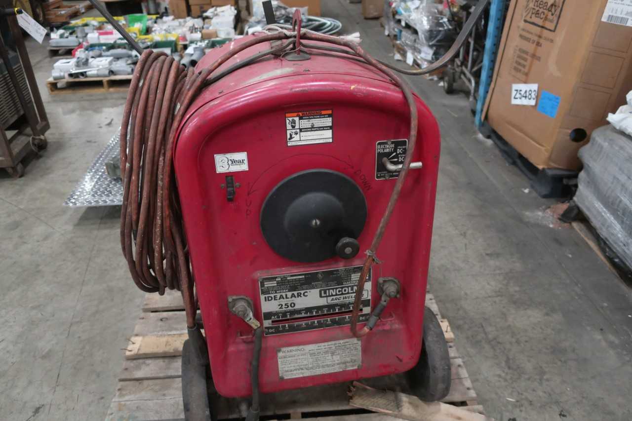 LINCOLN 250-250 ARC WELDER - ARC WELDERS