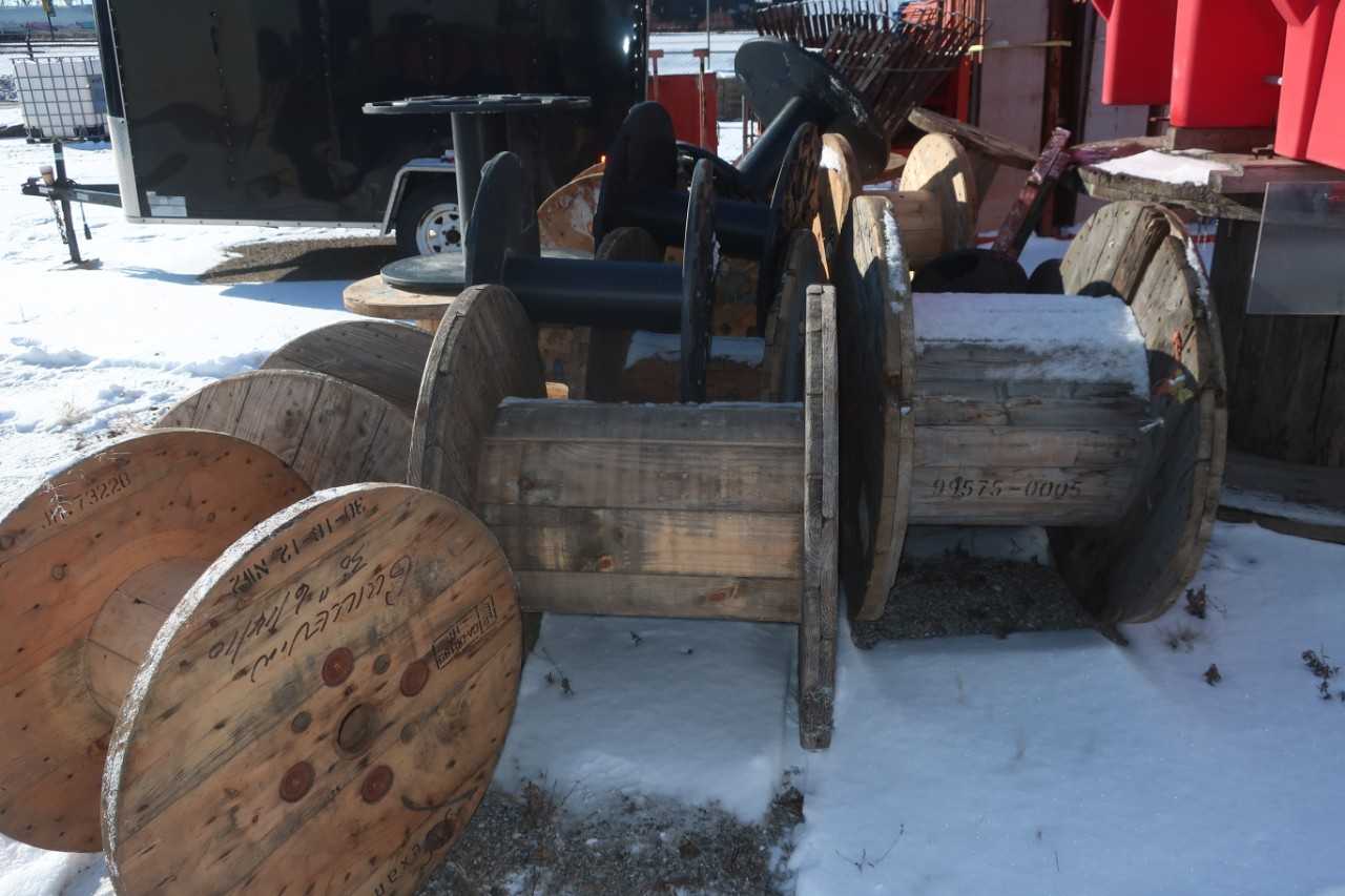 LOT OF ASSORTED EMPTY SPOOLS - MISCELLANEOUS