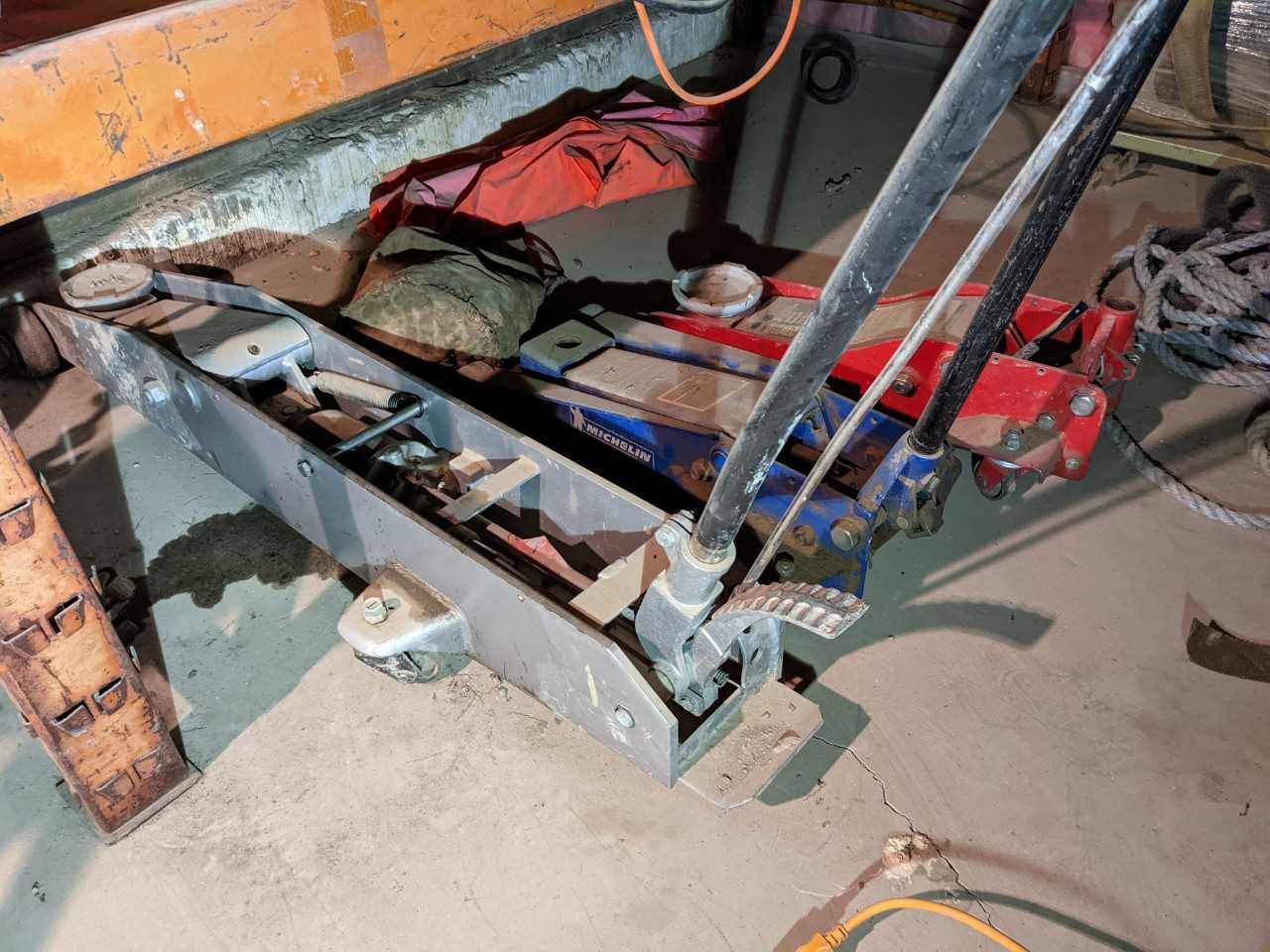 Lot of 3 Floor Jacks - MATERIAL HANDLING