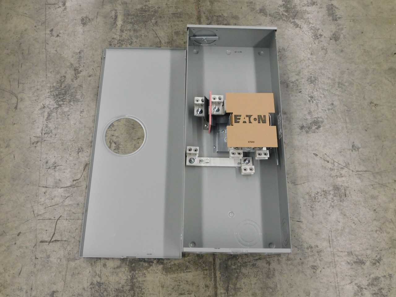 Quantity of 1 New Surplus Eaton UTH4339UCH Meter Socket Ringless 320A 600V 1 - CIRCUIT BREAKERS