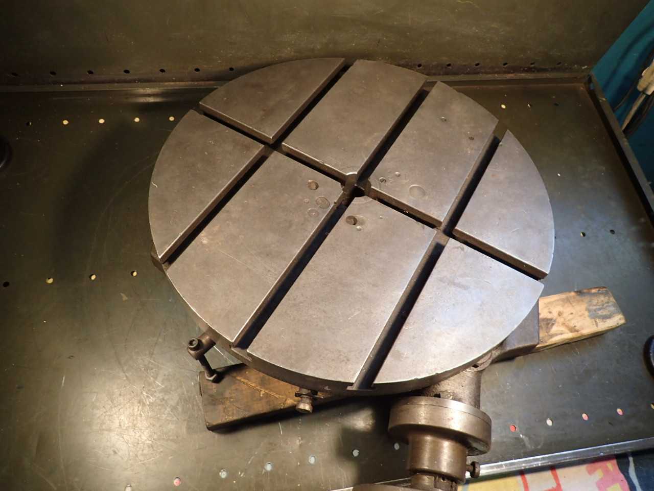 Troyke T-18 18" Horizontal Milling Rotary Table: Indexed to 1 Minute, Used Good - MACHINING ACCESSORIES & TOOLING