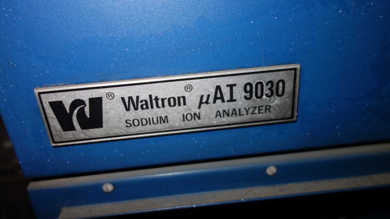 WALL OF ASSORTED INSTRUMENTATION METER - INSTRUMENTATION