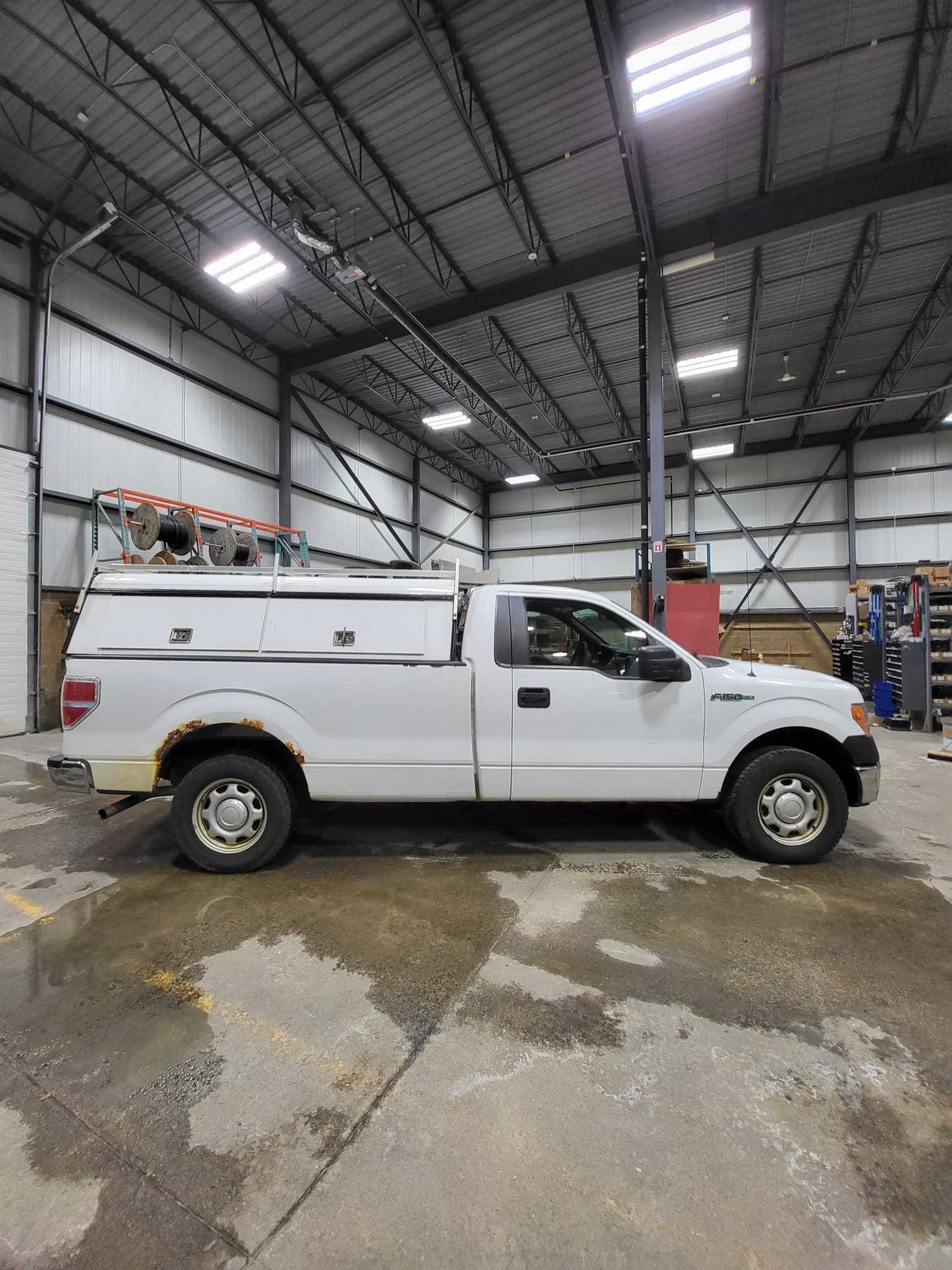 2012 FORD F-150 XLT 4X2 REG. CAB LONG BOX PICKUP TRUCK WITH TOPPER - BUSSES & VANS