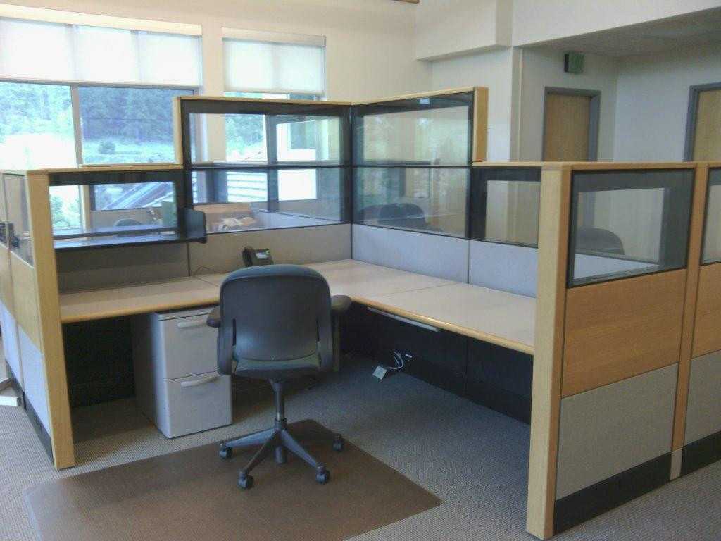 Herman Miller Office Cubicles w/ tables and desks all one lot - PLANT & FACILITY Herman Miller Office Cubicles w/ tables and desks all one lot - PLANT & FACILITY