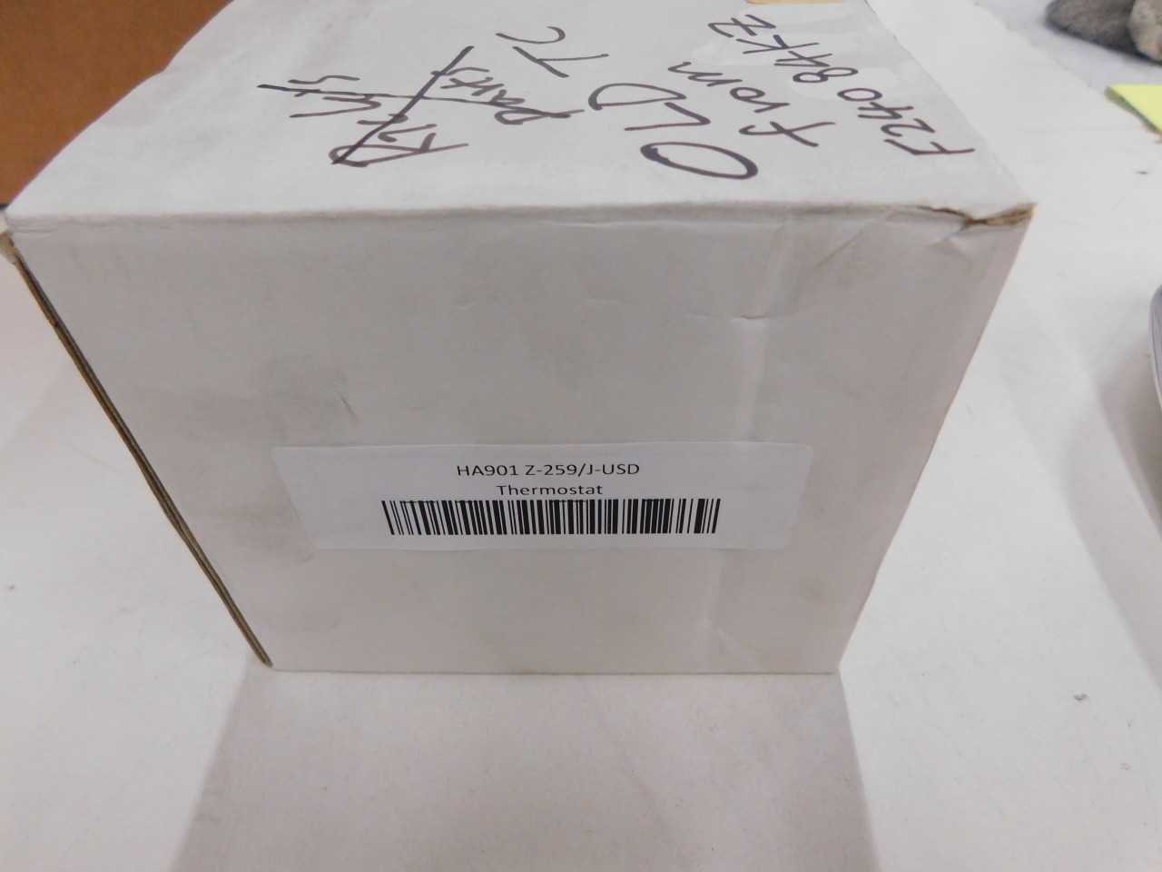 Lot of Quantity 1x HA901 Z-259/J Thermostat - VALVES