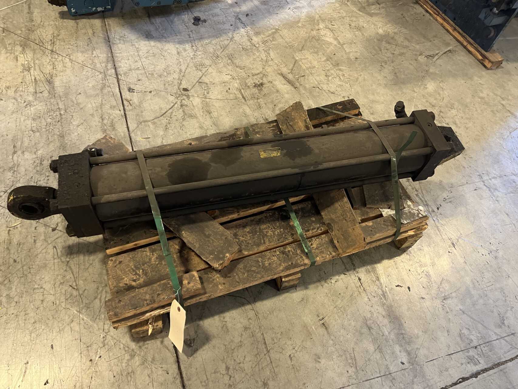 Parker Cylinder Model 06.00 Serial Number CC409077 made in USA - INDUSTRIAL PARTS Parker Cylinder Model 06.00 Serial Number CC409077 made in USA - INDUSTRIAL PARTS