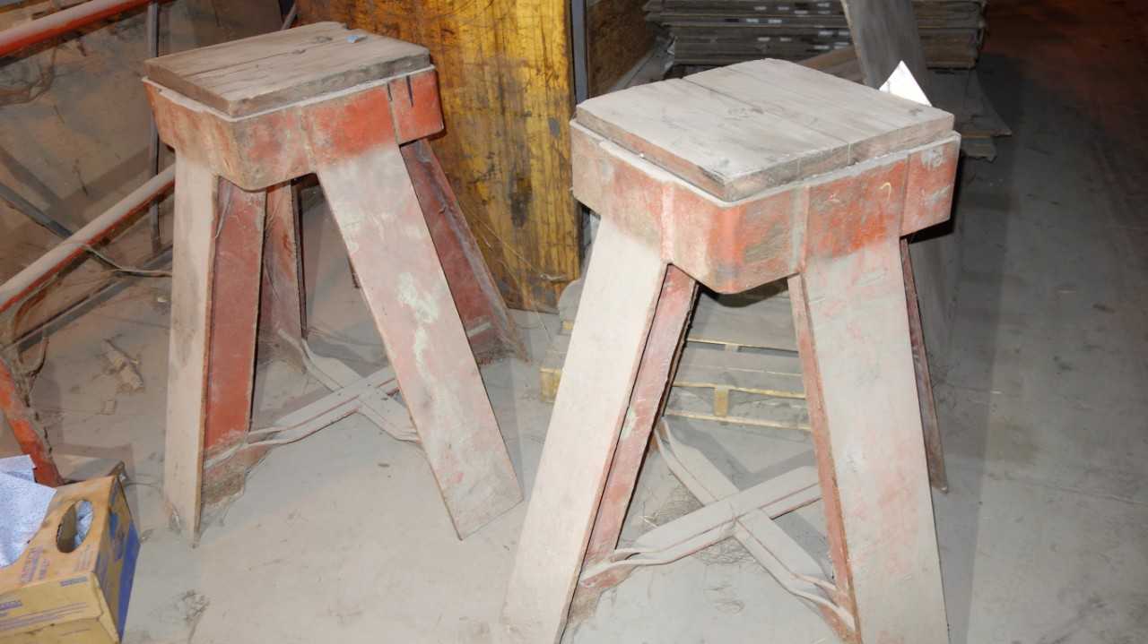 LOT OF 6 ASSORTED STEEL STAND - MISCELLANEOUS