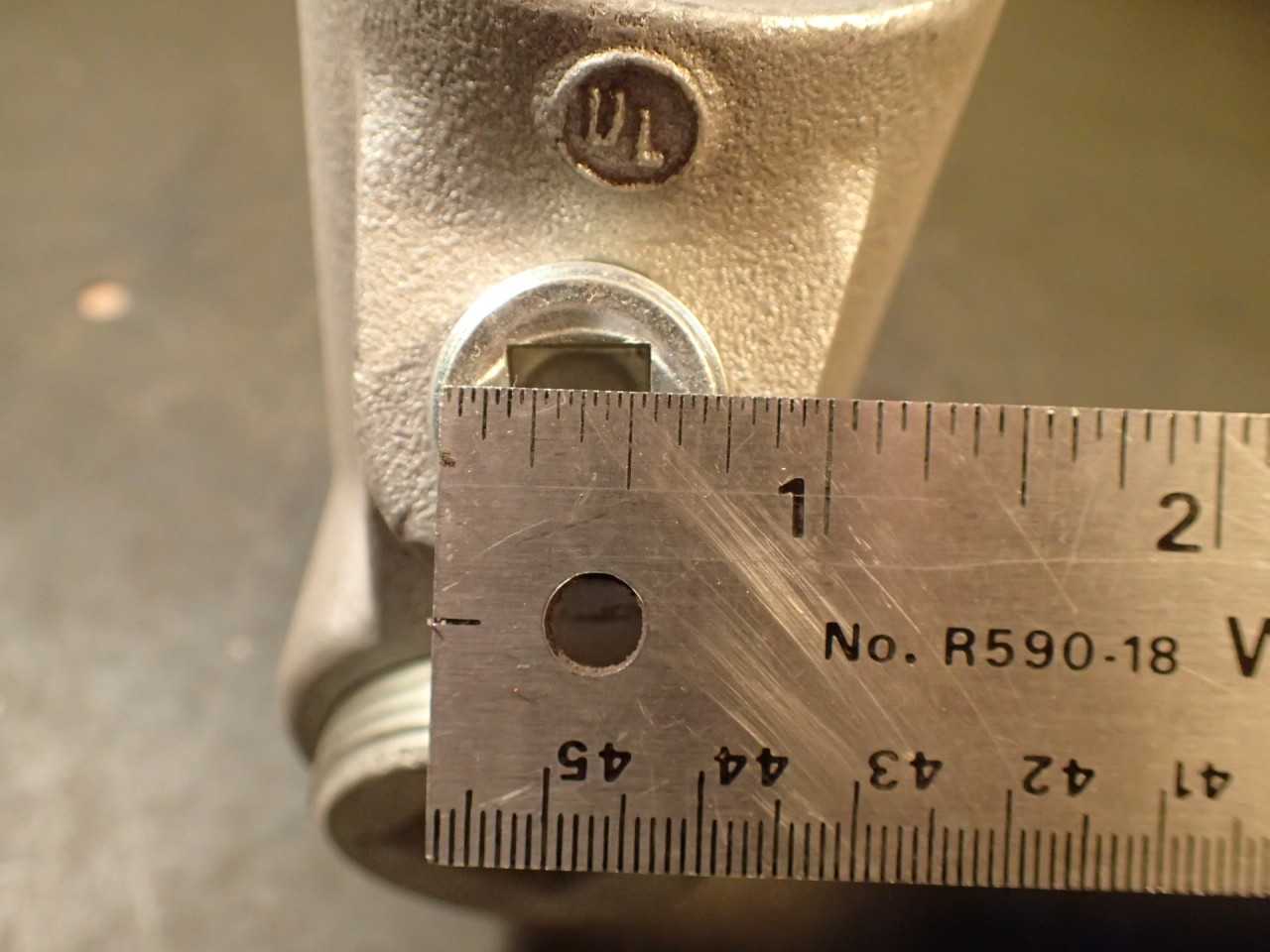 Crouse-Hinds EYS-4 1-1/4" Explosion Proof Drain Seal Conduit Fitting: Female NPT - CONDUIT FITTING