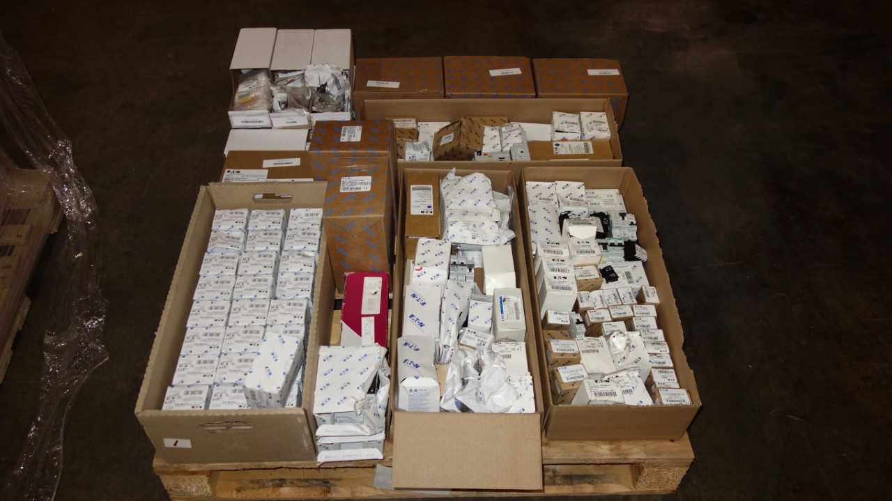 1 PALLET OF ASSORTED EATON ELECTRICAL, CONTACTOR PARTS - ELECTRICAL COMPONENTS