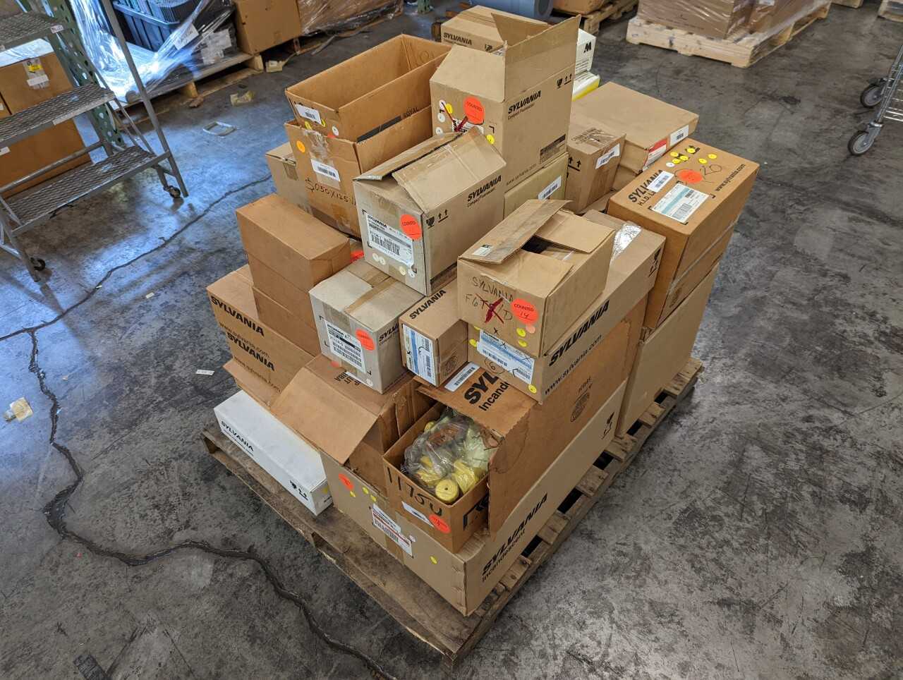 [Sylvania, Woodhead] Light Bulbs, Hand Lamps, Light Accys - LIGHTING