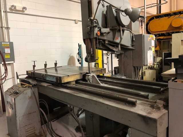 DoAll Band Saw with sliding table - VERTICAL BAND SAWS