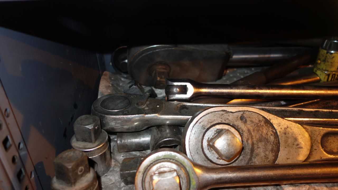 CONTENTS OF SHELF SECTION - MACHINING ACCESSORIES & TOOLING
