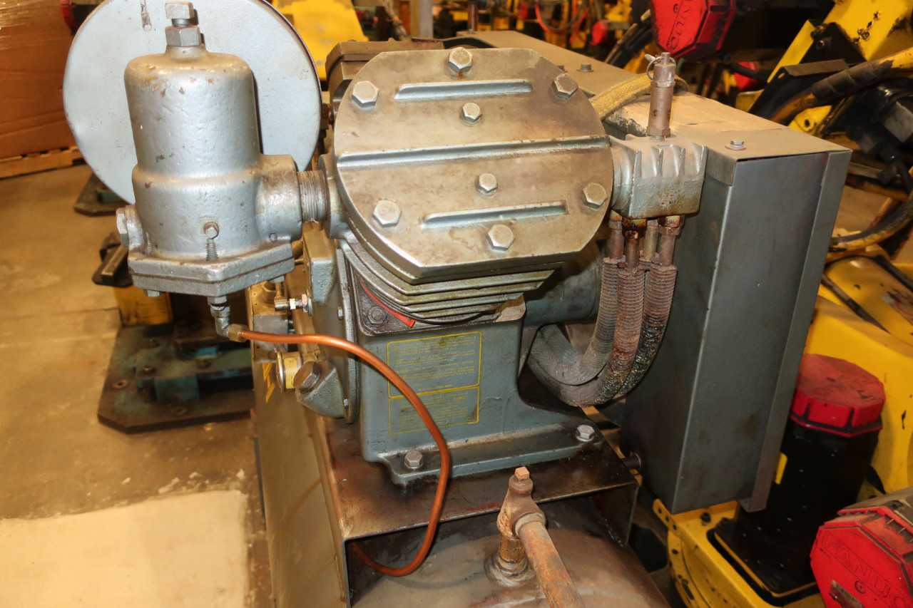 WOOD INDUSTRIAL AIR COMPRESSOR - AIR COMPRESSORS