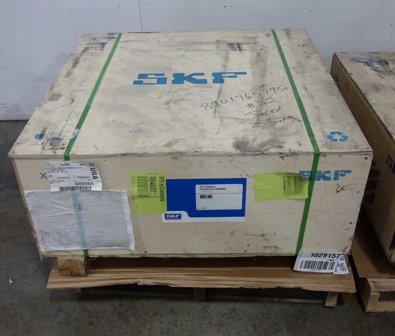 LOT OF 2 ASSORTED SKF BEARINGS - BEARINGS