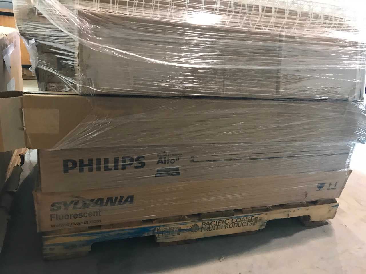 PHILIPS/SYLVANIA FLUORESCENT LIGHT BULBS + ACCESSORIES - LIGHTING