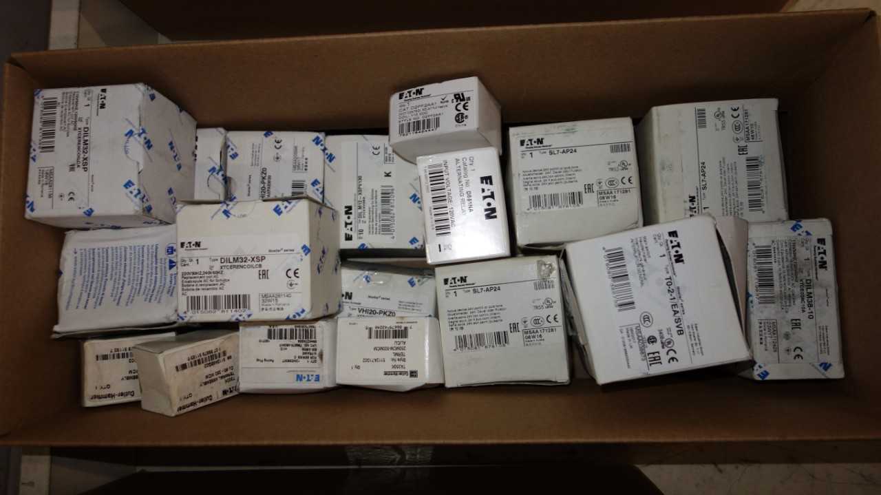 1 BOX OF EATON / CUTLER HAMMER ELECTRICAL - ELECTRICAL COMPONENTS