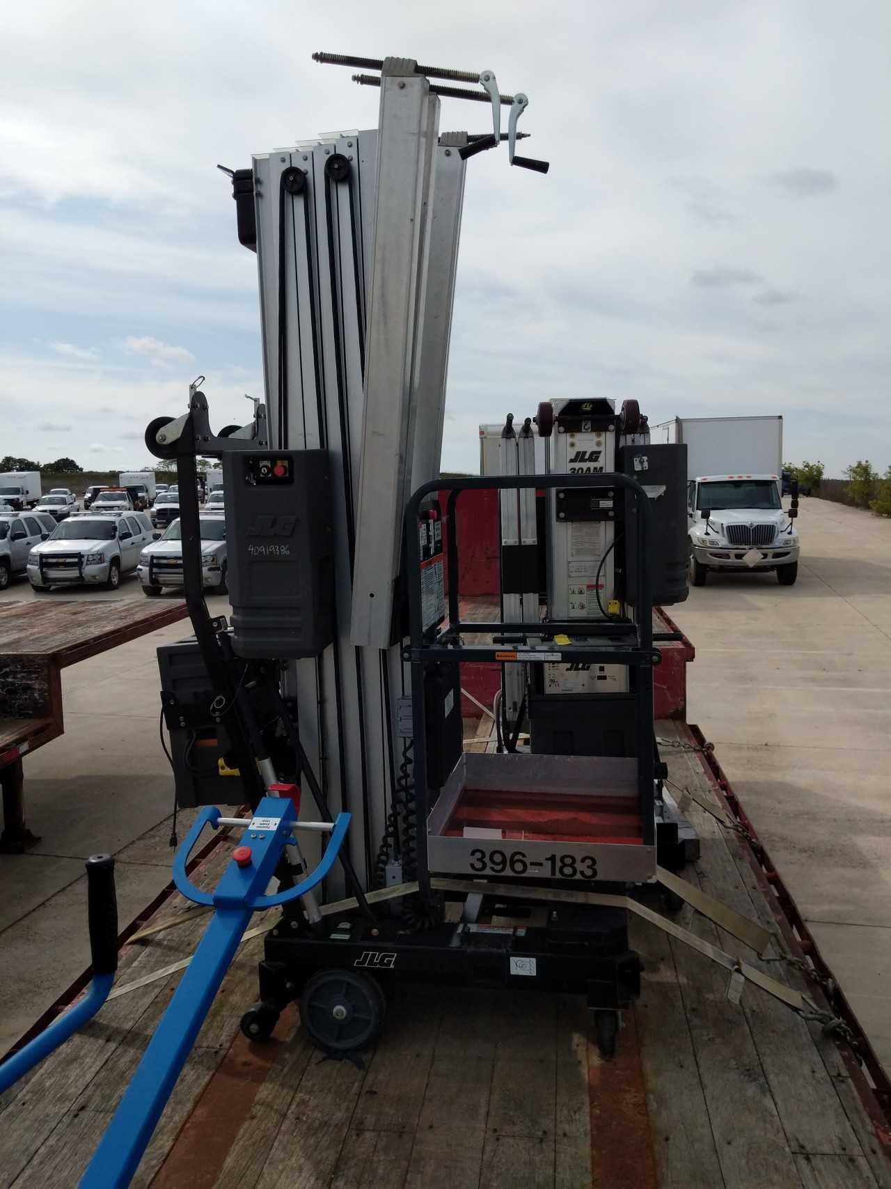 2004 JLG 36AM Vertical Lifting Mast - MATERIAL HANDLING 2004 JLG 36AM Vertical Lifting Mast - MATERIAL HANDLING