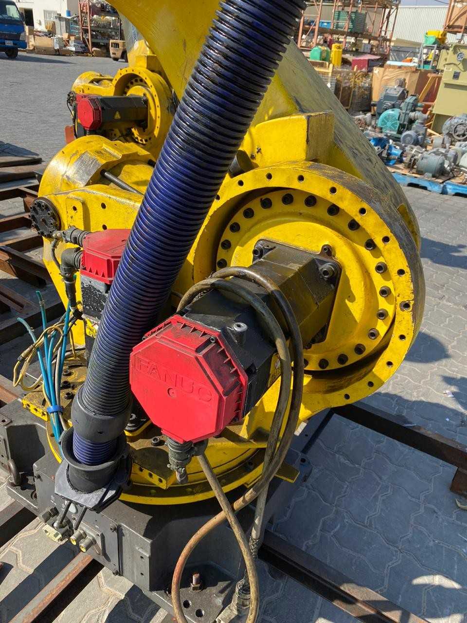 LOT OF 1 FANUC ROBOT S-430i - INDUSTRIAL ROBOTS