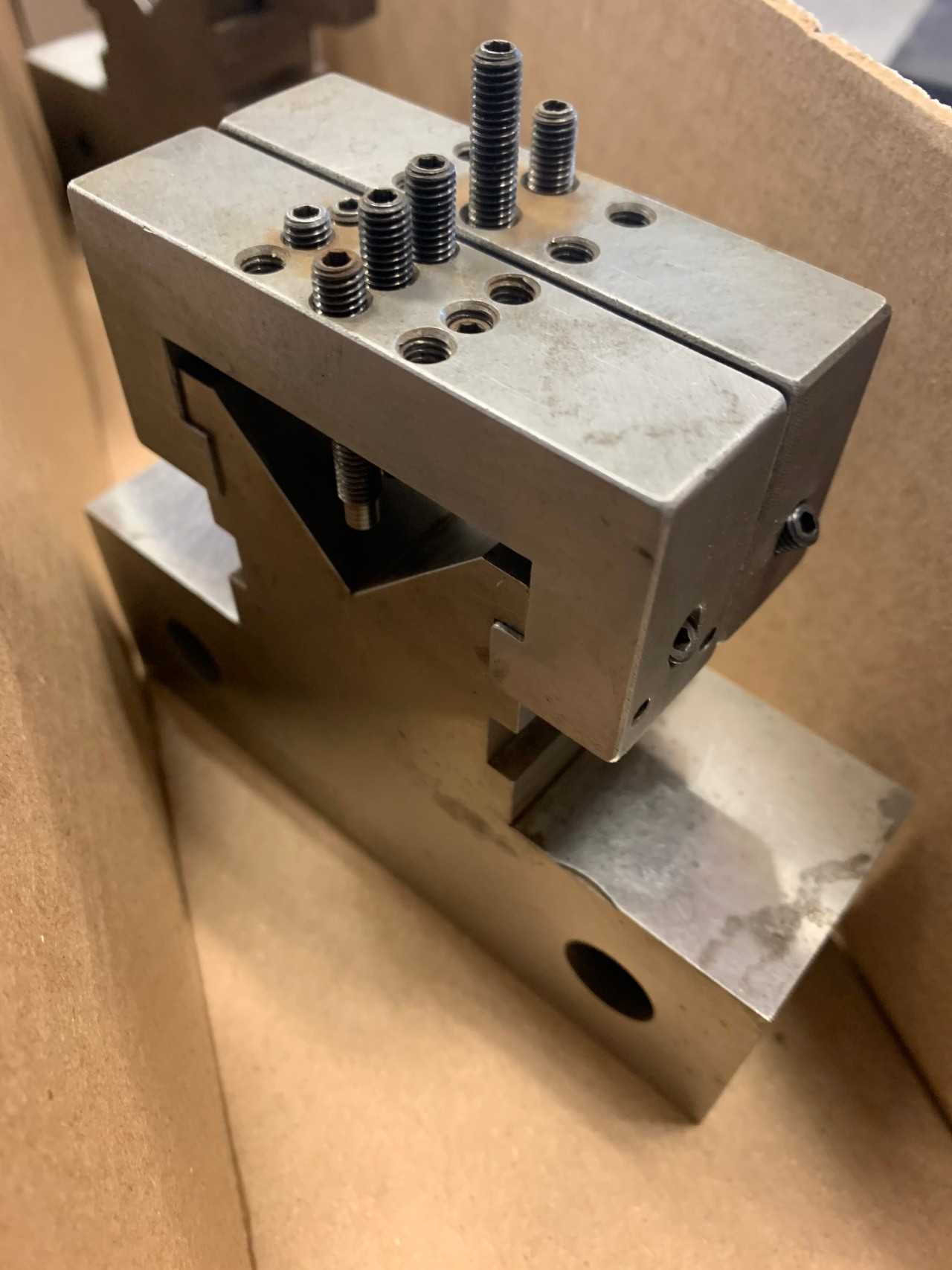 V-Block Vises - INDUSTRIAL PARTS