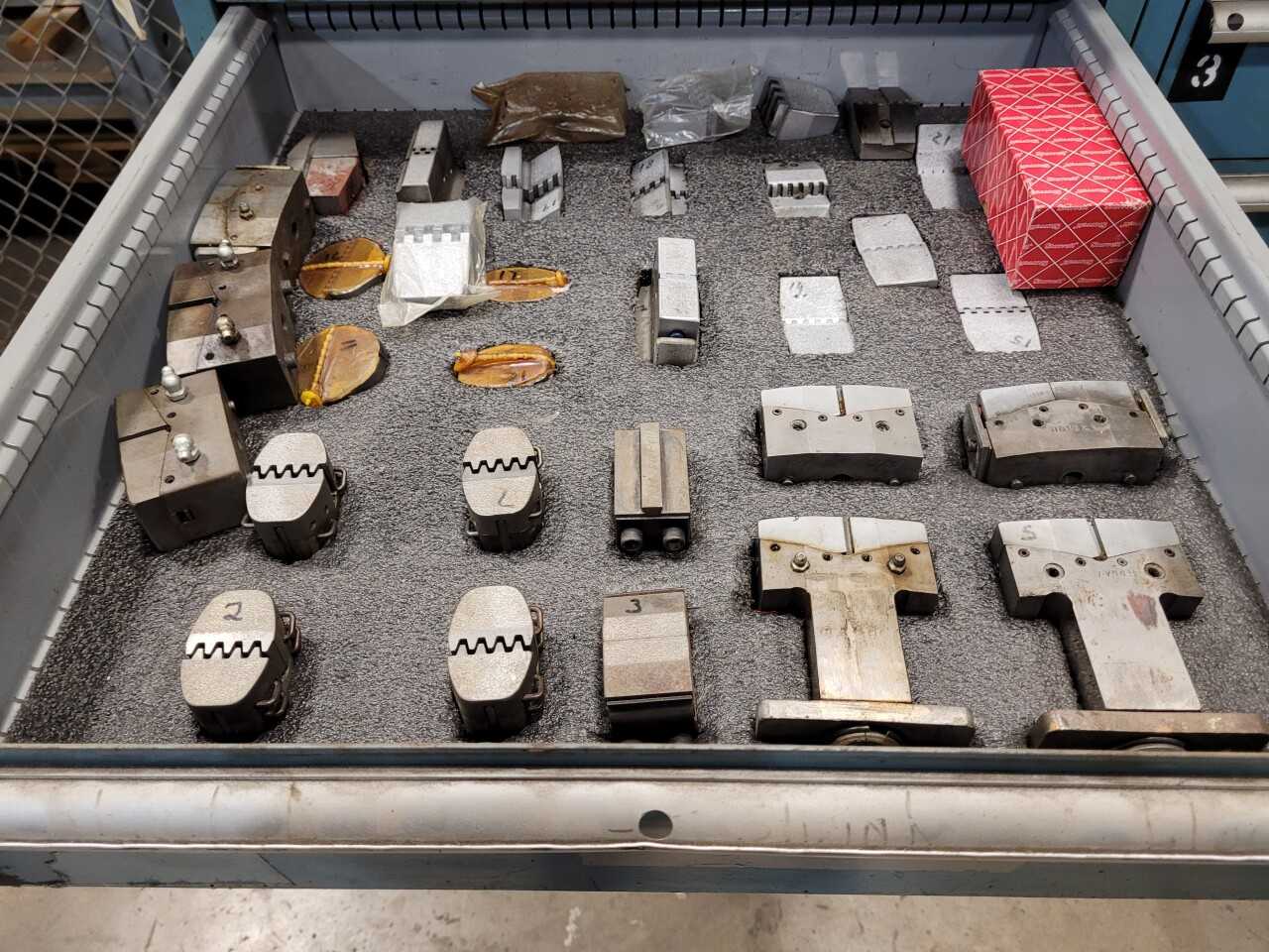 7 drawer cabnet with hardware (Lot 2586555) San Antonio, TX - MISCELLANEOUS