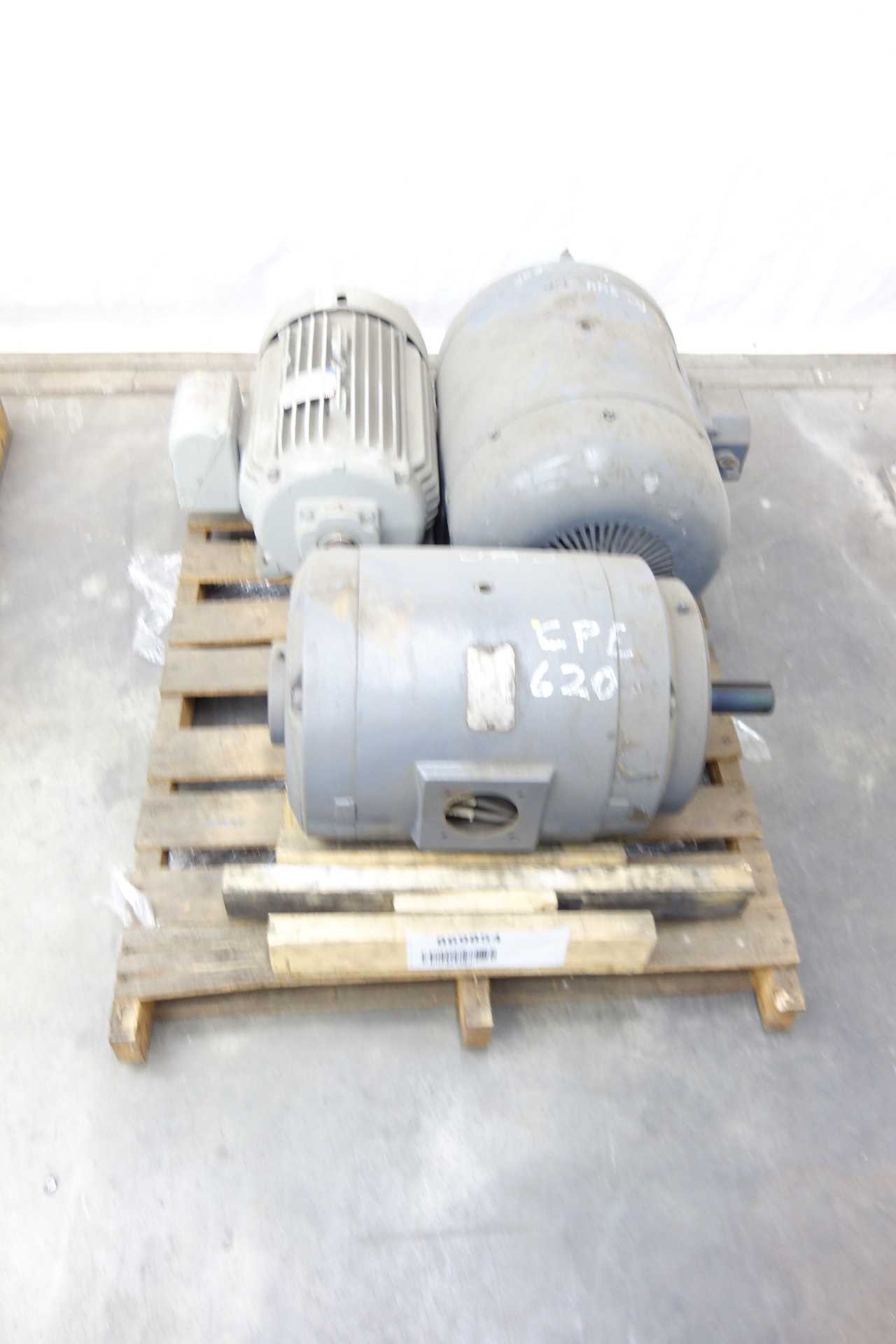 LOT OF 3 ASSORTED ELECTRIC MOTORS - ELECTRIC MOTORS