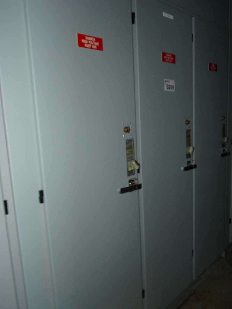 SIEMENS  CELL CABINET #1N, 3 SECTIONS - TOOL STORAGE