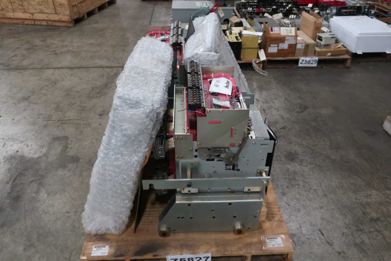 LOT OF 2 EATON AK-20-50-AR1600M SWITCHGEARS - CIRCUIT BREAKERS