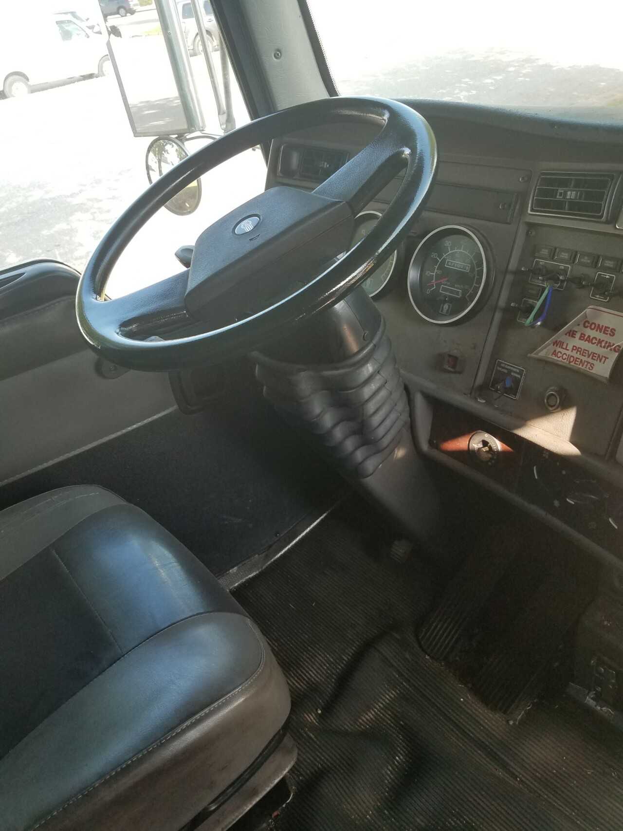 2006 Kenworth T300 Strait Truck - HYDRO EXCAVATOR TRUCKS