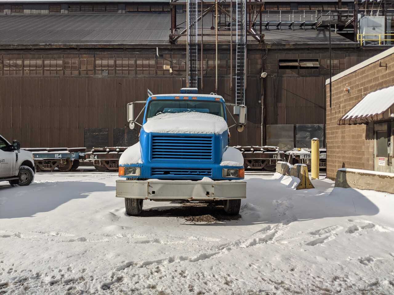 1998 International 2674 Load Lugger  2WD - CONSTRUCTION EQUIPMENT