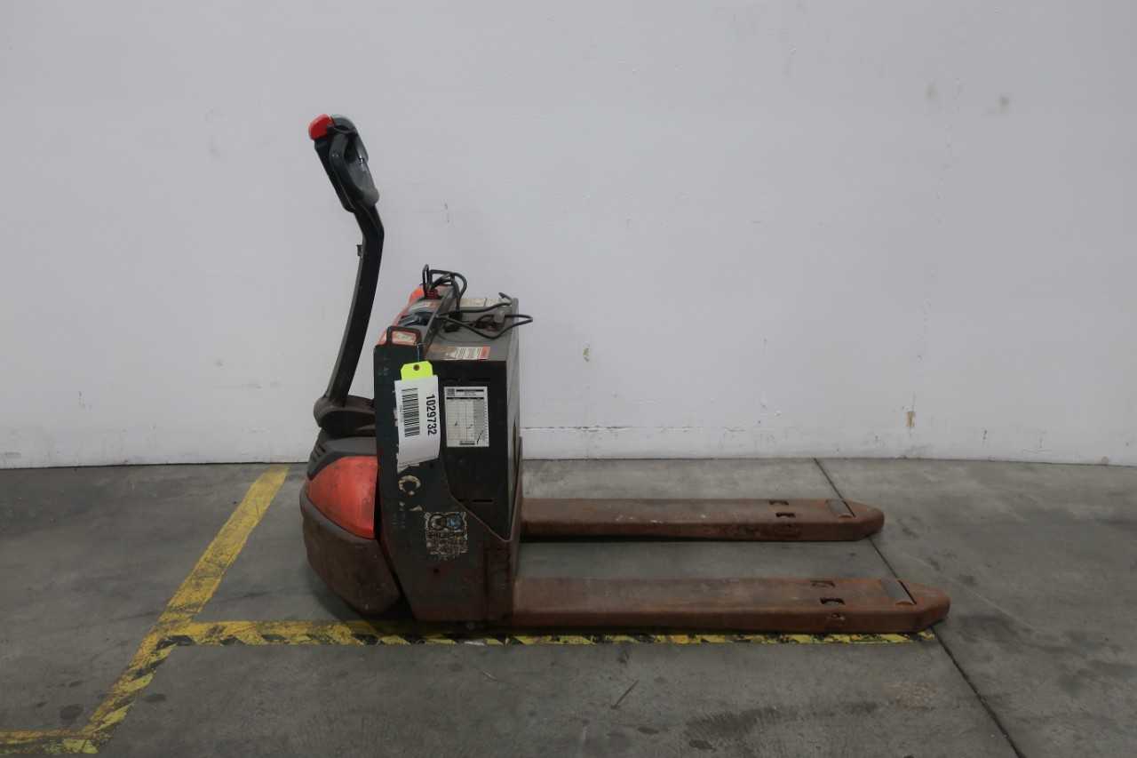 TOYOTA 8HBW23 ELECTRIC PALLET JACK - MANUAL PALLET JACKS