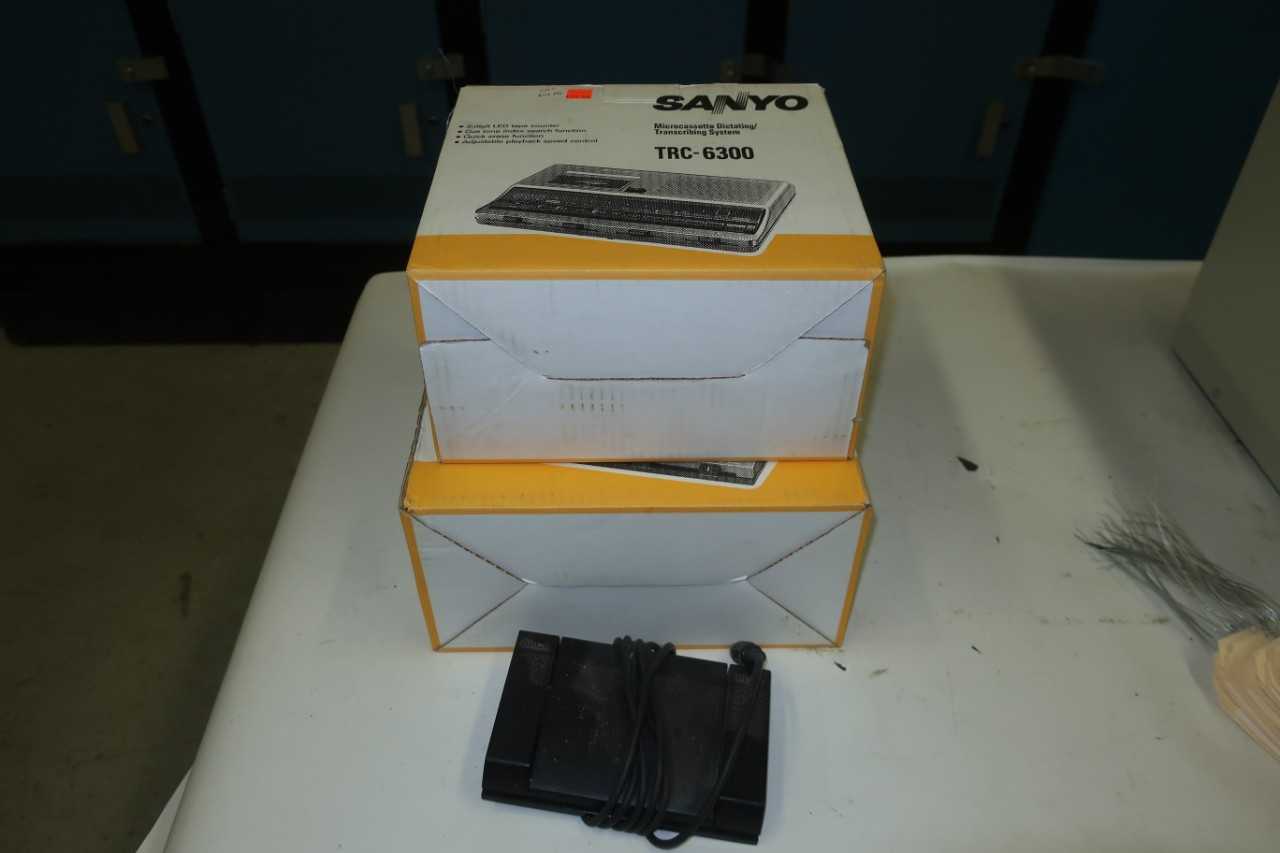 LOT OF 2 ASSORTED SANYO MICROCASSETTE DICTATING TRANSCRIBING SYSTEM, SANYO TRC-6300, TRC-7600 - ELECTRICAL COMPONENTS