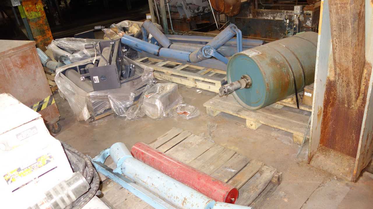 LOT OF ASSORTED CONVEYOR IDLERS AND PULLEYS - CONVEYORS