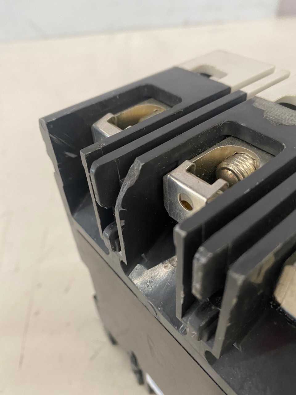 Quantity of 2x ED3200 MCCB/Molded Case Circuit Breakers - CIRCUIT BREAKERS