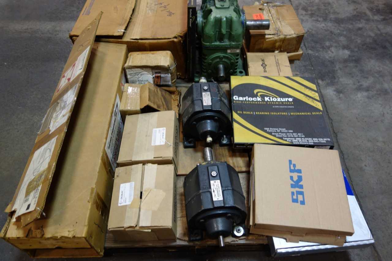 1 PALLET OF ASSORTED GEAR COUPLINGS, TRANSMISSION REPLACEMENT PARTS, GEAR REDUCER- DODGE, DOUBLIN - GEAR REDUCERS 1 PALLET OF ASSORTED GEAR COUPLINGS, TRANSMISSION REPLACEMENT PARTS, GEAR REDUCER- DODGE, DOUBLIN - GEAR REDUCERS