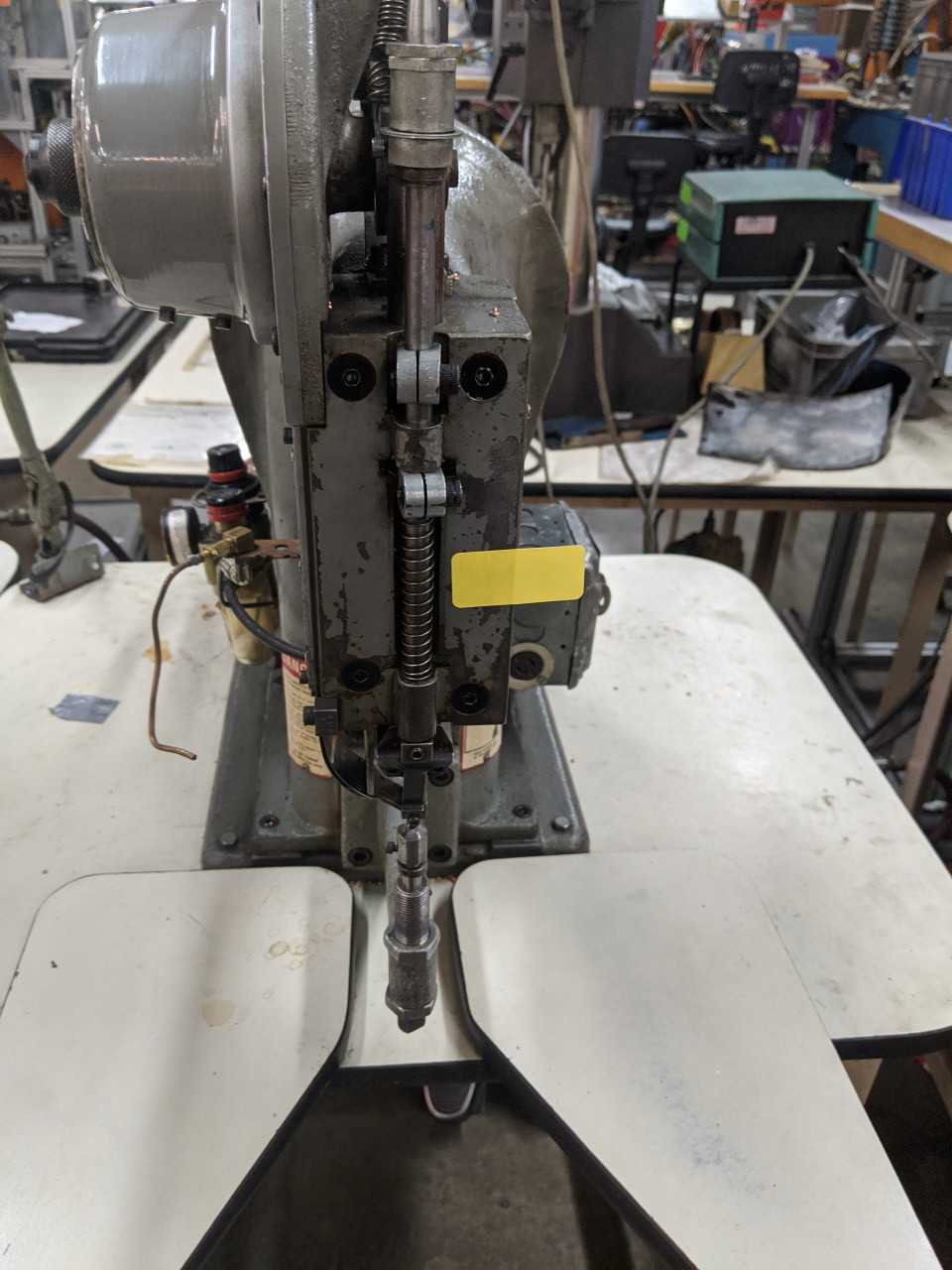 National Rivet Model B Single Head Riveter Machine - MACHINING ACCESSORIES & TOOLING