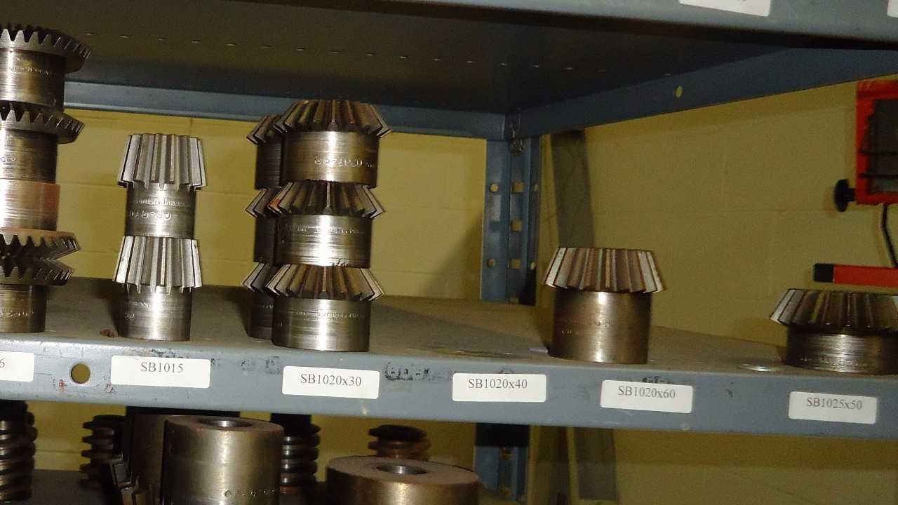 LOT OF 10 Pitch Bevel Gears, Union Gear - MISCELLANEOUS