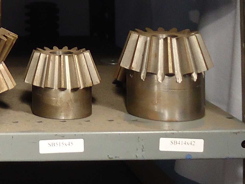 LOT OF 5 Pitch Bevel Gears, Union Gear - MISCELLANEOUS