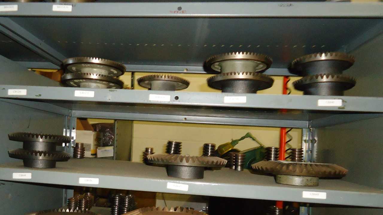 LOT OF 8 Pitch Bevel Gears, Union Gear - MISCELLANEOUS