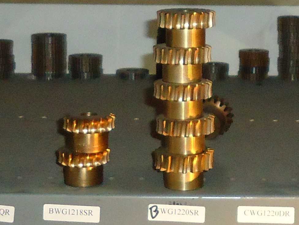LOT OF 12 Pitch Bronze Worm Gears, BWG, Union Gear - MISCELLANEOUS