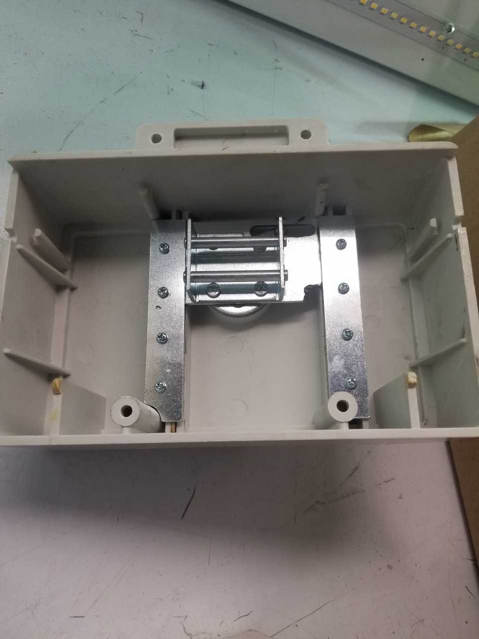 EATON - HMCC4B (QTY-1) - ELECTRICAL COMPONENTS