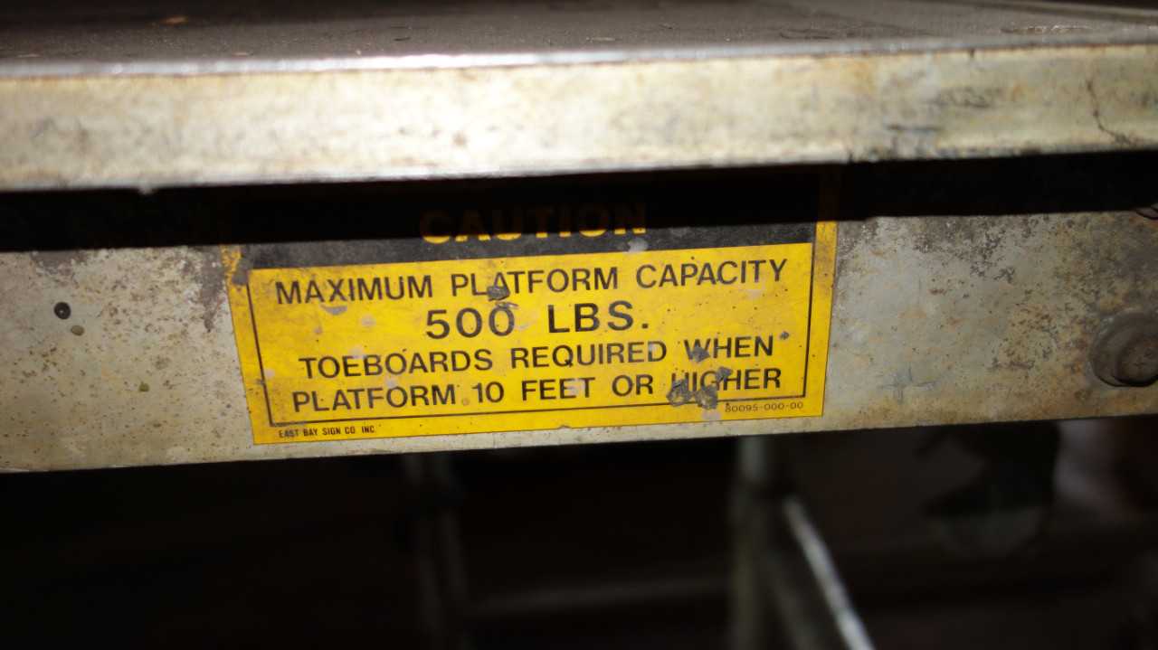 LOT OF UP-RIGHT SCAFFOLDING - ELECTRIC POWER TOOLS