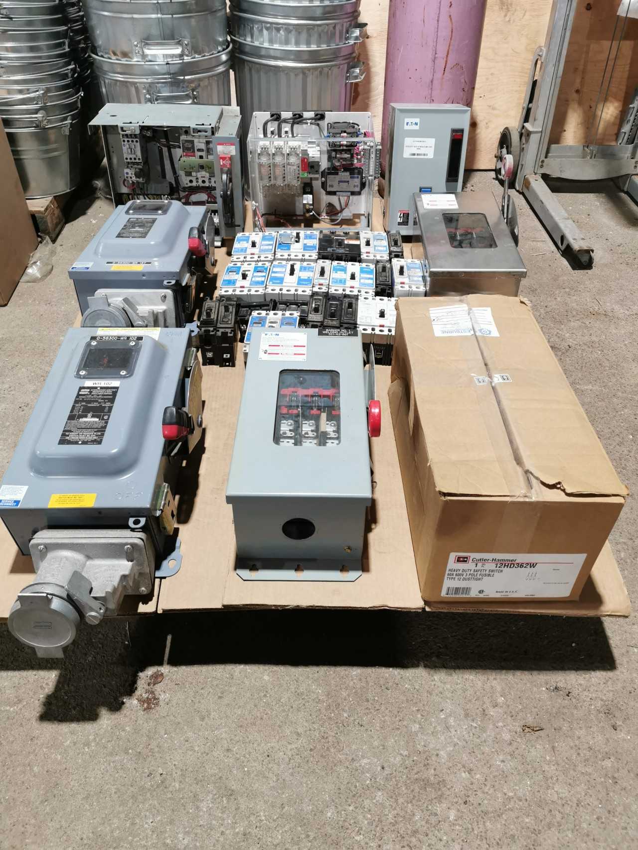 Pallet of Circuit Breakers & Disconnectors - CIRCUIT BREAKERS