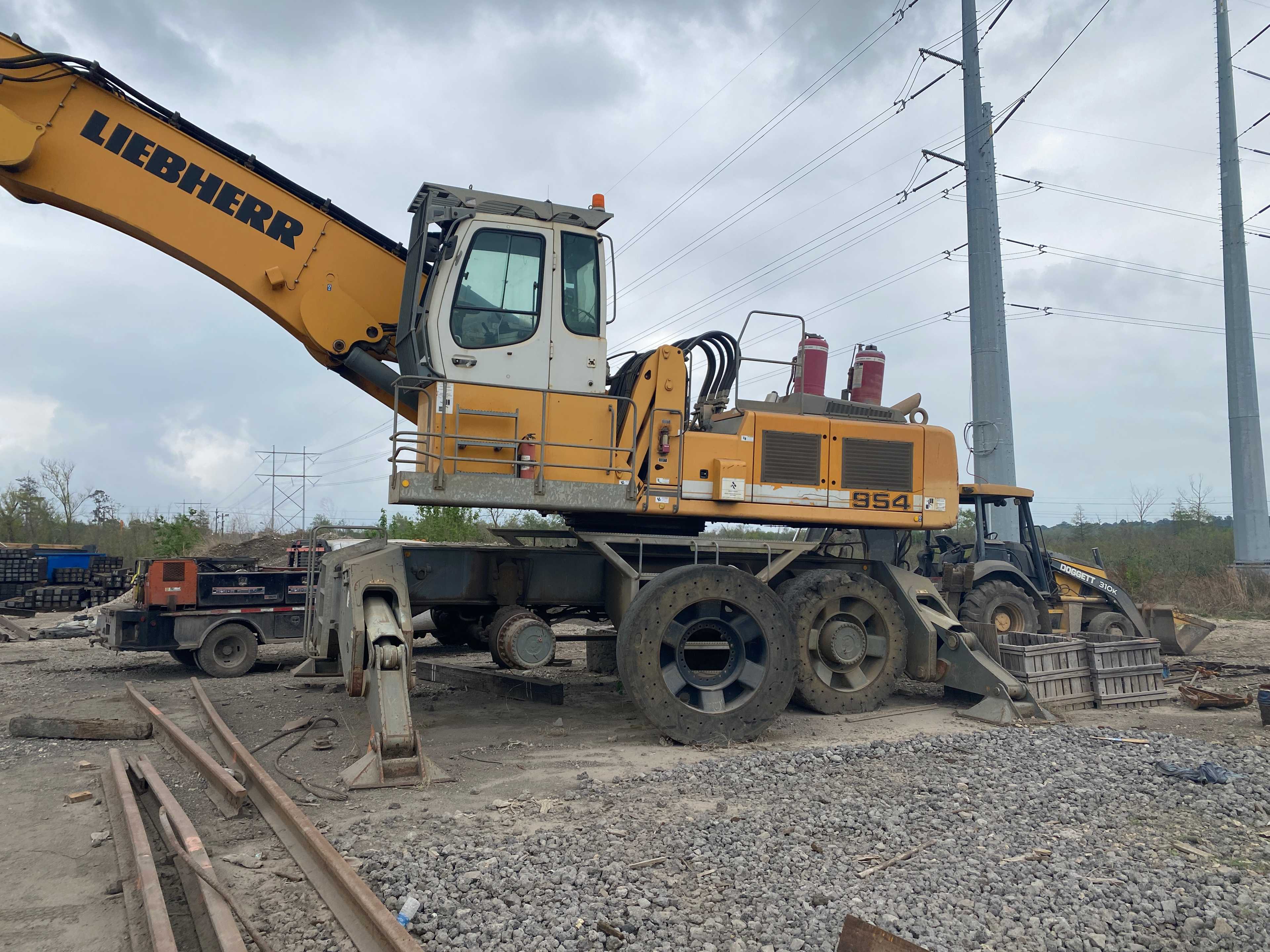 2011 Liebherr 954 hydraulic excavator - EXCAVATORS